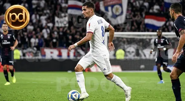 มิดฟิลด์ลียง Houssem Aouar
